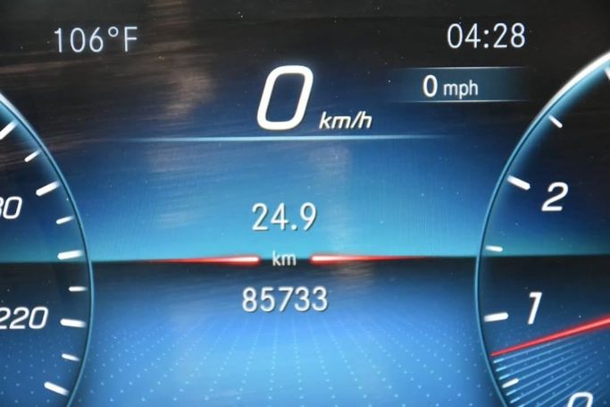 Used Mercedes-Benz GLE 350 II (V167), 2.0 l, 2021 in Sharjah by Alfaris Used Cars, Silver color.  | AUTO.AE