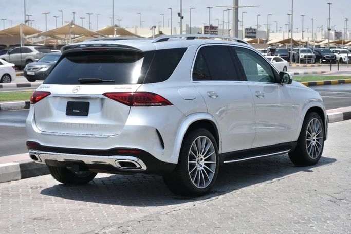 Used Mercedes-Benz GLE 350 II (V167), 2.0 l, 2021 in Sharjah by Alfaris Used Cars, Silver color.  | AUTO.AE