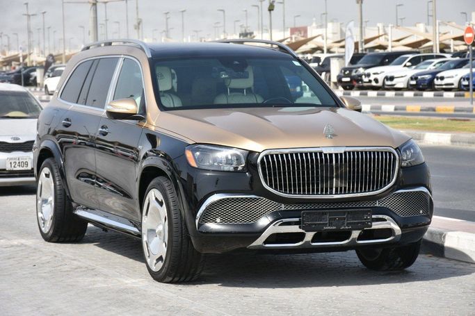 Подержанный Mercedes-Benz GLS 580 II (X167), 4.0 л, 2022 в Шардже от Alfaris Used Cars Черный цвет.  | AUTO.AE