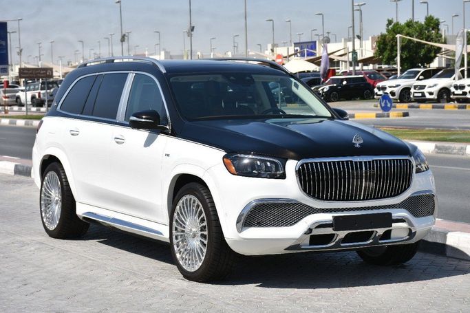 Подержанный Mercedes-Benz GLS 580 II (X167), 4.0 л, 2020 в Шардже от Alfaris Used Cars Белый цвет.  | AUTO.AE