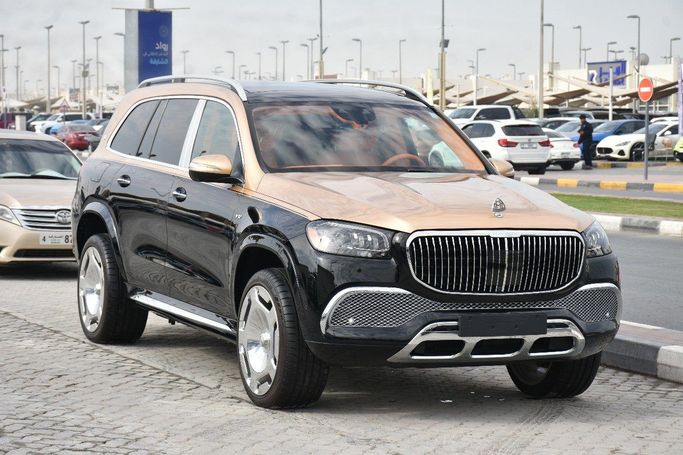 Подержанный Mercedes-Benz GLS 580 II (X167), 4.0 л, 2022 в Шардже от Alfaris Used Cars Черный цвет.  | AUTO.AE