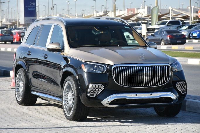 Подержанный Mercedes-Benz GLS 450 II (X167) Рестайлинг, 3.0 л, 2024 в Шардже от Alfaris Used Cars Черный цвет.  | AUTO.AE