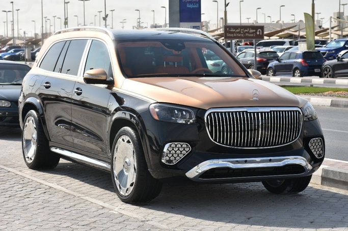 Подержанный Mercedes-Benz GLS 450 II (X167) Рестайлинг, 3.0 л, 2024 в Шардже от Alfaris Used Cars Черный цвет.  | AUTO.AE