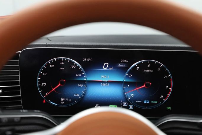 Подержанный Mercedes-Benz GLS 450 II (X167), 3.0 л, 2020 в Шардже от Al Qassem Cars Trading Серый цвет. Американская | AUTO.AE