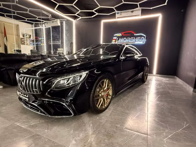 Подержанный Mercedes-Benz S-Class AMG 63 AMG III (W222, C217) Рестайлинг, 4.0 л, 2019 в Шардже от Elmorshedi Motors Черный цвет. Японская | AUTO.AE