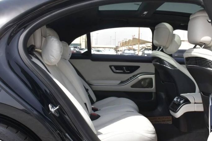Used Mercedes-Benz S-Class 580 4MATIC VII (W223), 4.0 l, 2021 in Sharjah by Alfaris Used Cars, Black color.  | AUTO.AE