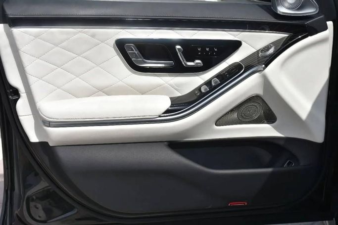 Used Mercedes-Benz S-Class 580 4MATIC VII (W223), 4.0 l, 2021 in Sharjah by Alfaris Used Cars, Black color.  | AUTO.AE