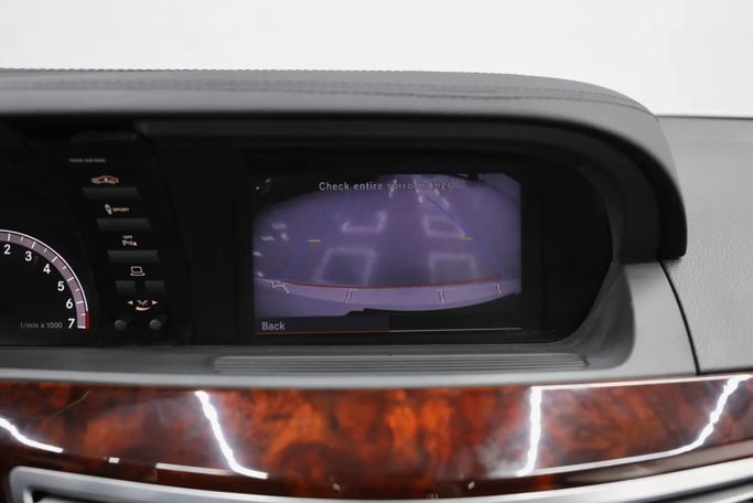 Подержанный Mercedes-Benz S-Class 350 V (W221) Рестайлинг, 3.5 л, 2010 в Шардже от Al Qassem Cars Trading Белый цвет. GCC | AUTO.AE