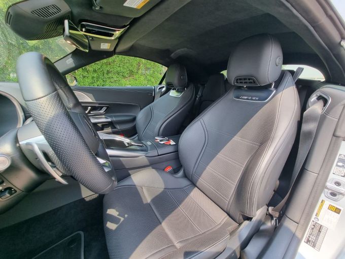 Подержанный Mercedes-Benz SL-Class AMG 63 AMG IV (R232), 4.0 л, 2022 в Шардже Серебристый цвет. Американская | AUTO.AE