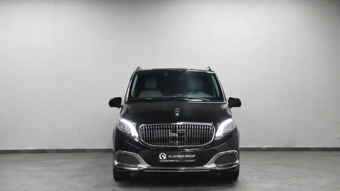 Подержанный Mercedes-Benz V-Class 250 III (W447) Рестайлинг, 2.0 л, 2023 в Шардже от Al Qassem Cars Trading Черный цвет. Other | AUTO.AE