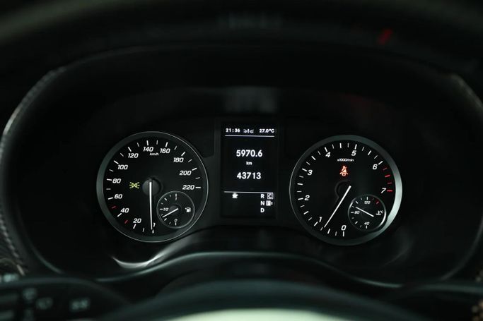 Подержанный Mercedes-Benz V-Class 250 III (W447) Рестайлинг, 2.0 л, 2023 в Шардже от Al Qassem Cars Trading Черный цвет. Other | AUTO.AE