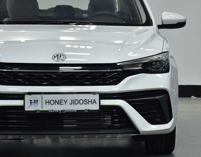 Новый MG 5 II Рестайлинг, 1.5 л, 2025 в Шардже от Honey Gidosha Used Cars Tr. Белый цвет.  | AUTO.AE