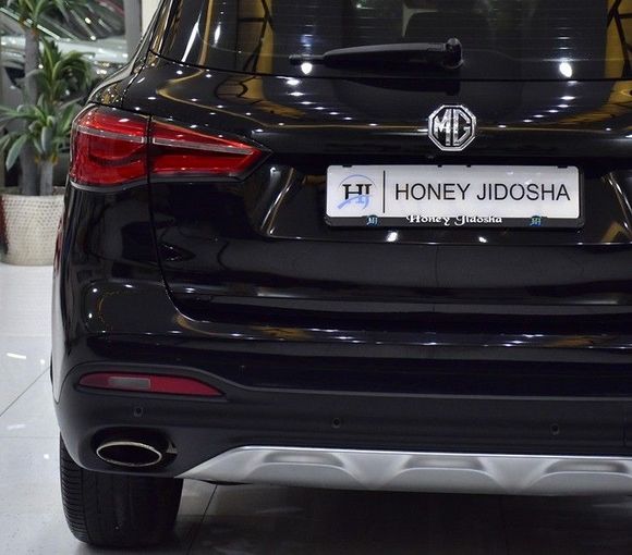 Подержанный MG HS I, 2.0 л, 2022 в Шардже от Honey Gidosha Used Cars Tr. Черный цвет.  | AUTO.AE