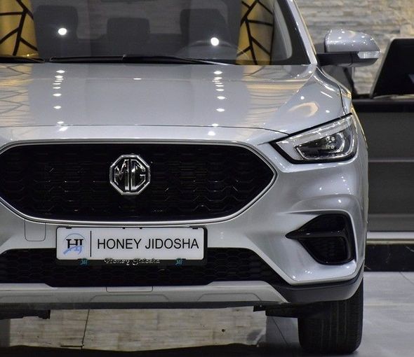 Подержанный MG ZS II Рестайлинг, 999 л, 2023 в Шардже от Honey Gidosha Used Cars Tr. Серебристый цвет.  | AUTO.AE