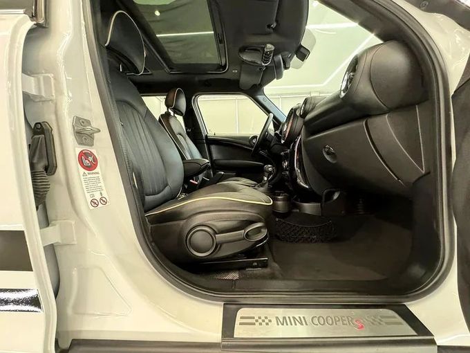 Used MINI Countryman Cooper S I, 1.6 l, 2014 in Sharjah by Ayoon Alhoot Motors, White color. GCC Specs | AUTO.AE