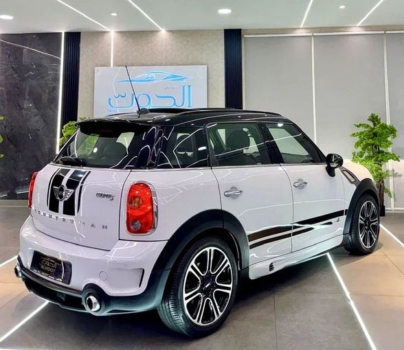 Used MINI Countryman Cooper II, 1.5 l, 2017 in Sharjah by Ayoon Alhoot Motors, White color. GCC Specs | AUTO.AE