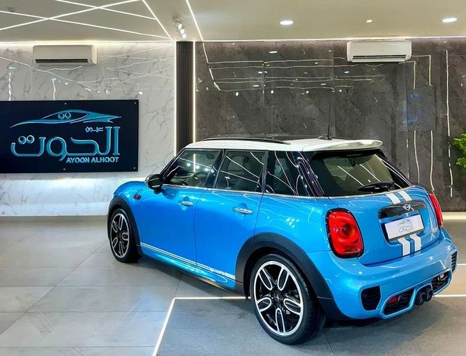 Used MINI Hatch Cooper S III (F55/F56), 2.0 l, 2017 in Sharjah by Ayoon Alhoot Motors, Light Blue color. GCC Specs | AUTO.AE