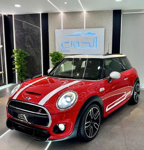 Used MINI Hatch Cooper S III (F55/F56), 2.0 l, 2017 in Sharjah by Ayoon Alhoot Motors, Red color. GCC Specs | AUTO.AE