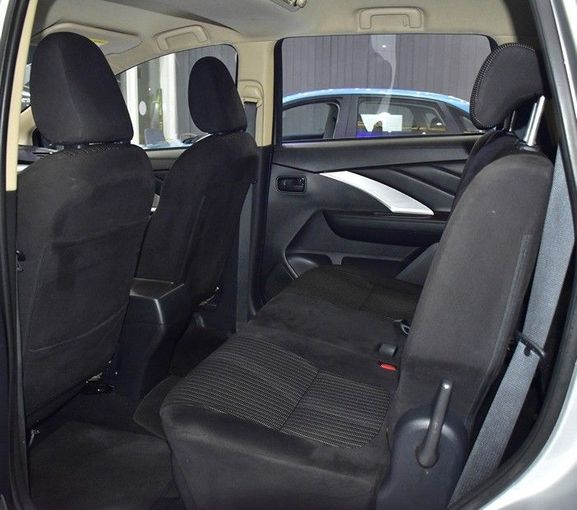 Used Mitsubishi Xpander I, 1.5 l, 2022 in Sharjah by Honey Gidosha Used Cars Tr., Silver color.  | AUTO.AE