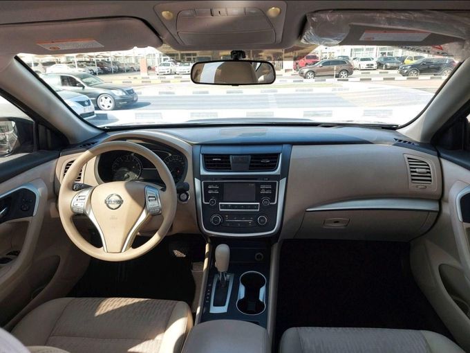 Подержанный Nissan Altima V (L33) Рестайлинг, 3.5 л, 2017 в Шардже от Alhamoor Used Cars Коричневый цвет. GCC | AUTO.AE