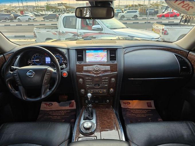 Подержанный Nissan Armada II, 5.6 л, 2017 в Шардже от Rebou Najd Used Cars Черный цвет. Американская | AUTO.AE