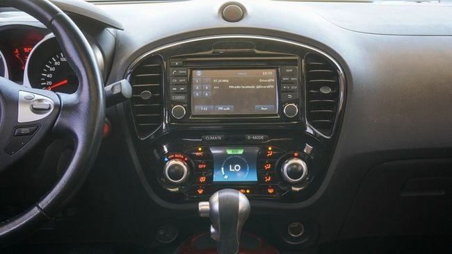 Подержанный Nissan Juke I Рестайлинг, 1.6 л, 2016 в Шардже от Abo Saif Черный цвет. GCC | AUTO.AE