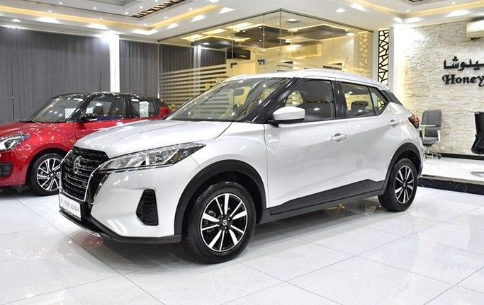 Подержанный Nissan Kicks I Рестайлинг, 1.6 л, 2022 в Шардже от Honey Gidosha Used Cars Tr. Серебристый цвет.  | AUTO.AE