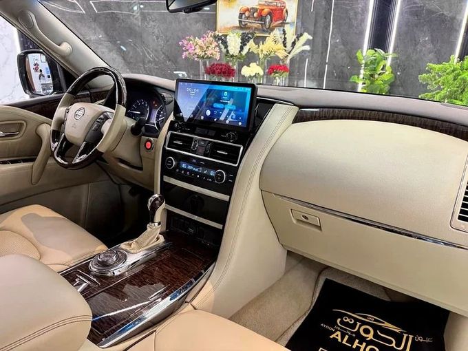 Used Nissan Patrol VI (Y62) Facelift, 5.6 l, 2015 in Sharjah by Ayoon Alhoot Motors, Black color. GCC Specs | AUTO.AE