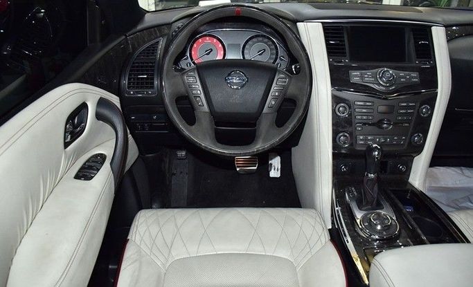 Подержанный Nissan Patrol VI (Y62) Рестайлинг, 5.6 л, 2019 в Шардже от Honey Gidosha Used Cars Tr. Черный цвет.  | AUTO.AE