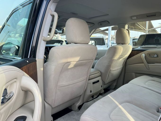 Подержанный Nissan Patrol VI (Y62) Рестайлинг 2, 4.0 л, 2021 в Шардже от Al Aram Cars Черный цвет. GCC | AUTO.AE