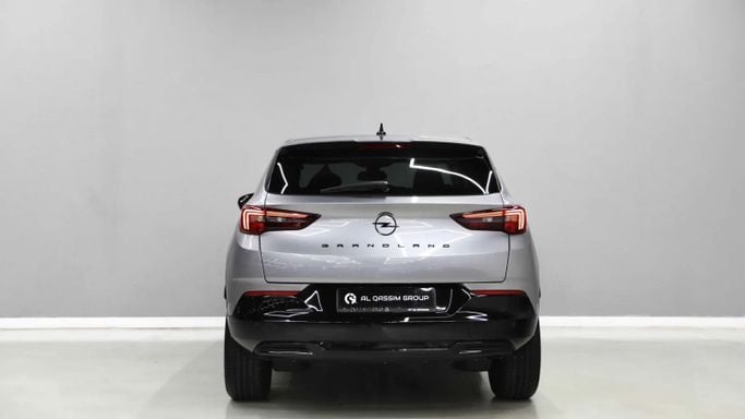 Новый Opel Grandland X I, 1.6 л, 2024 в Шардже от Al Qassem Cars Trading Серебристый цвет. GCC | AUTO.AE