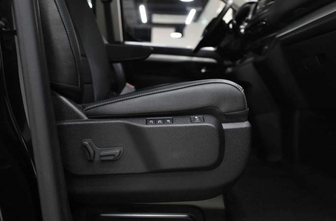 Новый Opel Zafira Life I, 2.0 л, 2024 в Шардже от Al Qassem Cars Trading Черный цвет. GCC | AUTO.AE