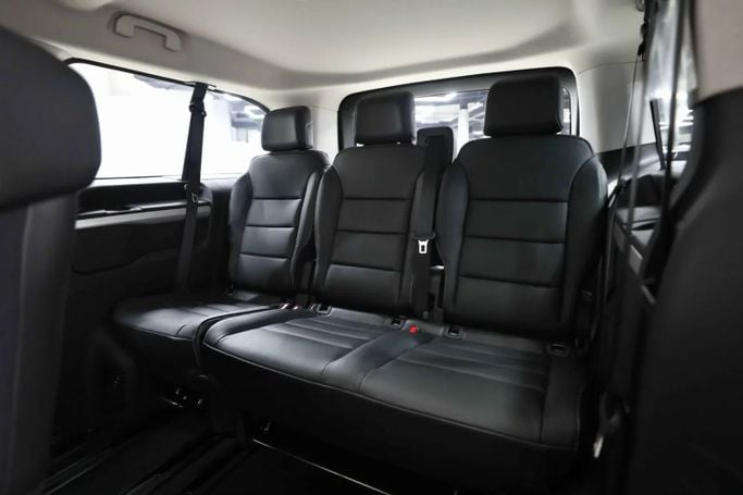 Новый Opel Zafira Life I, 2.0 л, 2024 в Шардже от Al Qassem Cars Trading Черный цвет. GCC | AUTO.AE