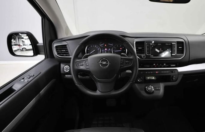 Новый Opel Zafira Life I, 2.0 л, 2024 в Шардже от Al Qassem Cars Trading Черный цвет. GCC | AUTO.AE