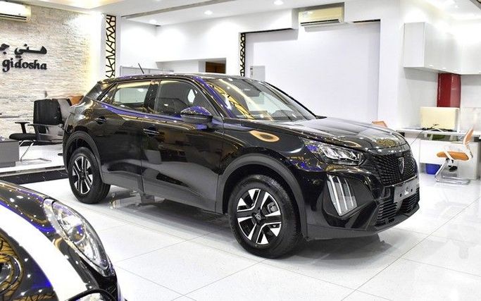 Новый Peugeot 2008 II Рестайлинг, 1.2 л, 2025 в Шардже от Honey Gidosha Used Cars Tr. Черный цвет.  | AUTO.AE