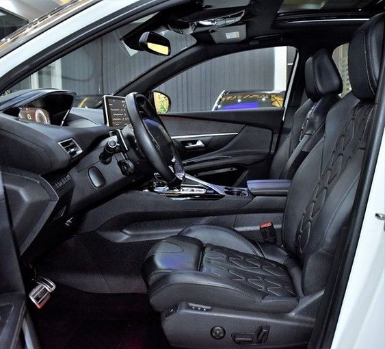 Подержанный Peugeot 3008 II, 1.6 л, 2020 в Шардже от Honey Gidosha Used Cars Tr. Белый цвет.  | AUTO.AE
