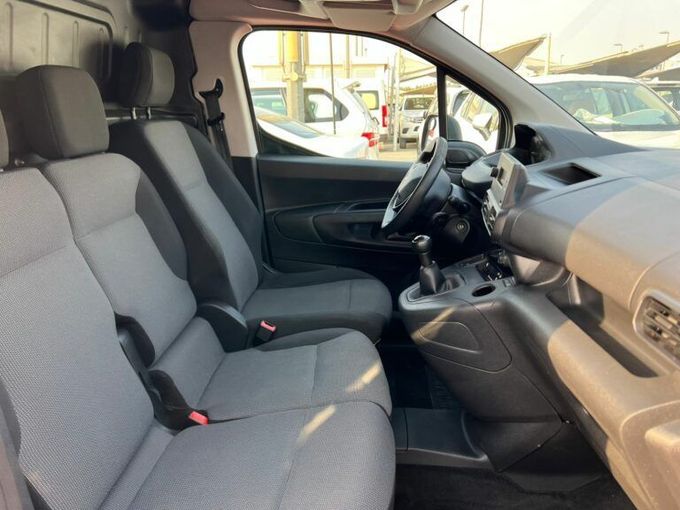 New Peugeot Partner III, 1.6 l, 2022 in Sharjah by Al Aram Cars, White color. GCC Specs | AUTO.AE