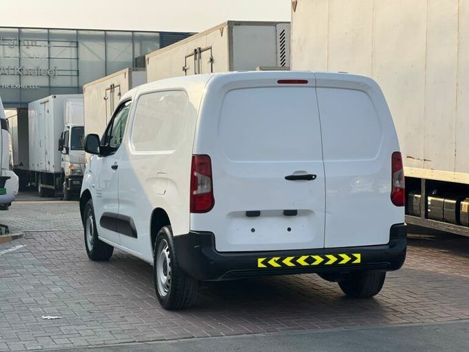 New Peugeot Partner III, 1.6 l, 2022 in Sharjah by Al Aram Cars, White color. GCC Specs | AUTO.AE