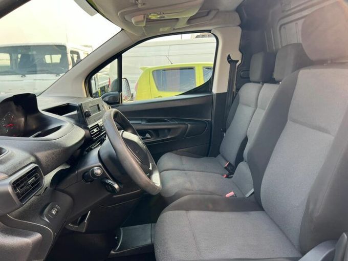 New Peugeot Partner III, 1.6 l, 2022 in Sharjah by Al Aram Cars, White color. GCC Specs | AUTO.AE
