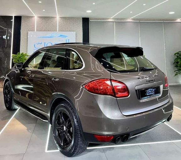 Used Porsche Cayenne S II (958), 4.8 l, 2012 in Sharjah by Ayoon Alhoot Motors, Brown color. GCC Specs | AUTO.AE