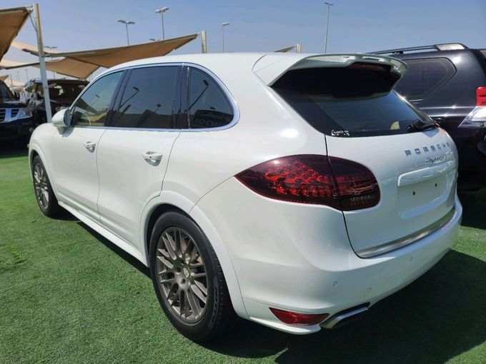 Used Porsche Cayenne S II (958), 4.8 l, 2013 in Sharjah by Alhamoor Used Cars, White color. GCC Specs | AUTO.AE