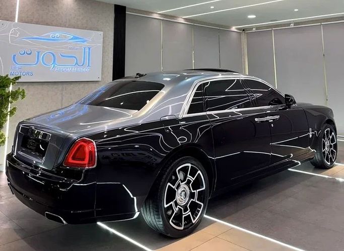 Used Rolls-Royce Ghost Black Badge I Facelift (Series II), 6.6 l, 2014 in Sharjah by Ayoon Alhoot Motors, Black color. GCC Specs | AUTO.AE