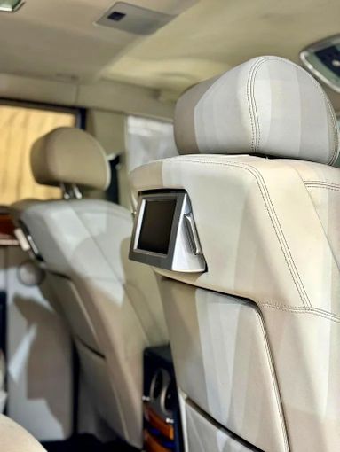Used Rolls-Royce Phantom VII, 6.7 l, 2004 in Sharjah by Ayoon Alhoot Motors, White color. GCC Specs | AUTO.AE