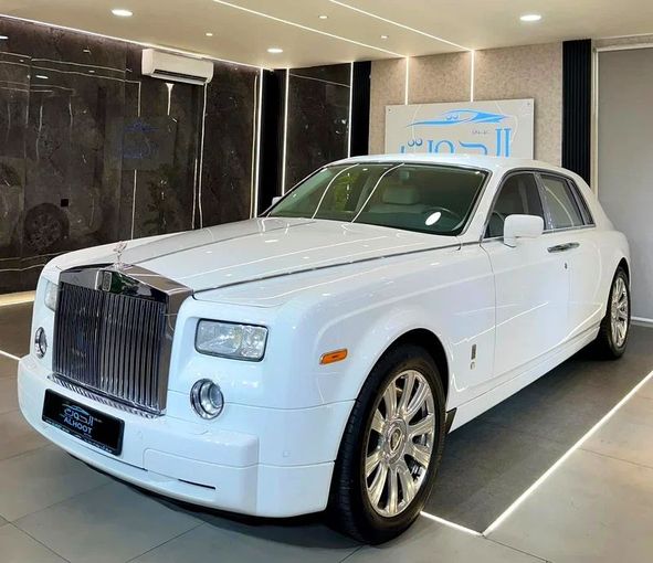 Used Rolls-Royce Phantom VII, 6.7 l, 2004 in Sharjah by Ayoon Alhoot Motors, White color. GCC Specs | AUTO.AE