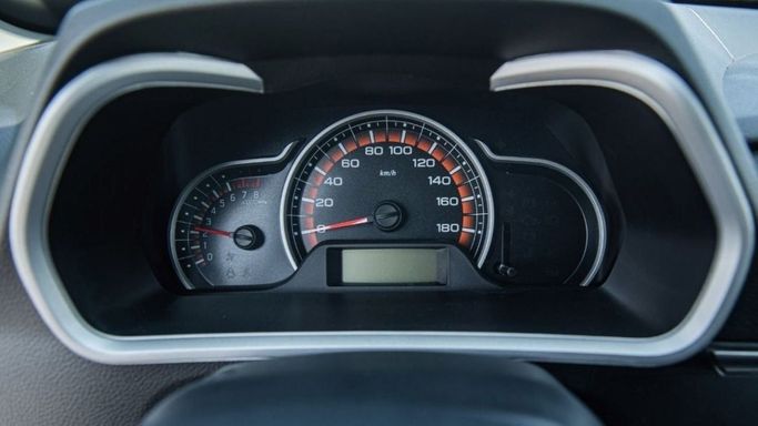 Новый Suzuki Alto IX (HA37), 0.7 л, 2023 в Шардже от Nour Alnukhba Motors Серебристый цвет. Other | AUTO.AE