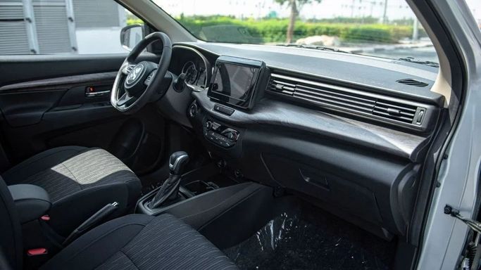 New Suzuki Ertiga II Facelift, 1.5 l, 2023 in Sharjah by Nour Alnukhba Motors, Silver color. Other | AUTO.AE