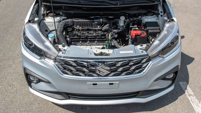 New Suzuki Ertiga II Facelift, 1.5 l, 2023 in Sharjah by Nour Alnukhba Motors, Silver color. Other | AUTO.AE