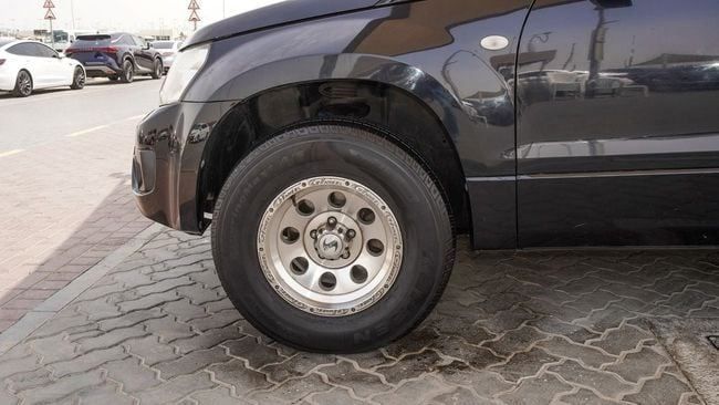 Подержанный Suzuki Grand Vitara III Рестайлинг 2, 2.4 л, 2015 в Шардже от Abo Saif Черный цвет. GCC | AUTO.AE