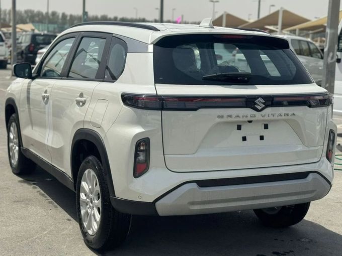 Новый Suzuki Grand Vitara III, 1.5 л, 2025 в Шардже от Nour Alnukhba Motors Белый цвет. GCC | AUTO.AE