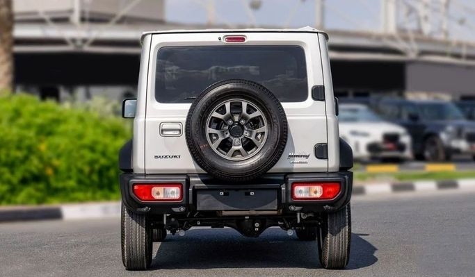 Новый Suzuki Jimny IV, 1.5 л, 2025 в Шардже от Nour Alnukhba Motors Серый цвет. Other | AUTO.AE
